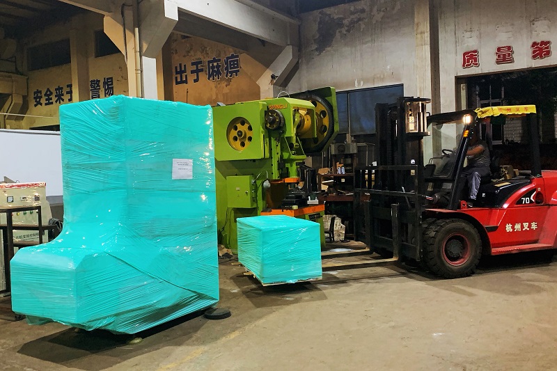 大型防腐三氯压片机